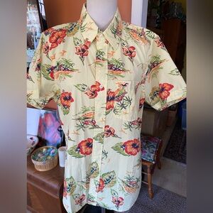 Hollister Tropical Floral Button Down Shirt